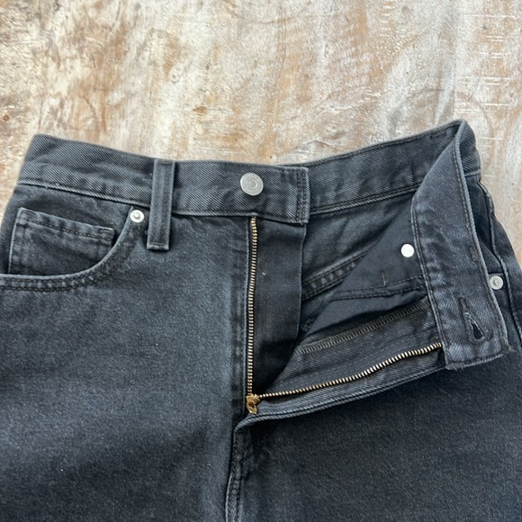 Levi’s High Waisted Mom Shorts {Black Denim} 25 - Picture 6 of 7